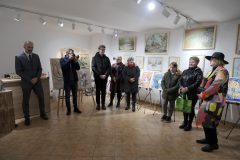 wernisaz-wystawy-malarstwa-lilianny-nowickiej-w-muzeum-kultury-pogranicza-w-wambierzycach-2024-08