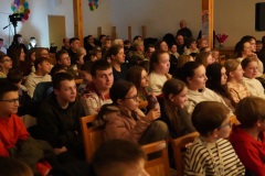 przedstawienie-Przebudzenie-teatr-Liczyrzepa-z-GCKSiT-w-Radkowie-2026-007