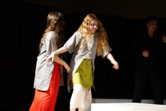 przedstawienie-Przebudzenie-teatr-Liczyrzepa-z-GCKSiT-w-Radkowie-2026-010