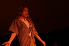 przedstawienie-Przebudzenie-teatr-Liczyrzepa-z-GCKSiT-w-Radkowie-2026-035