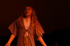 przedstawienie-Przebudzenie-teatr-Liczyrzepa-z-GCKSiT-w-Radkowie-2026-037